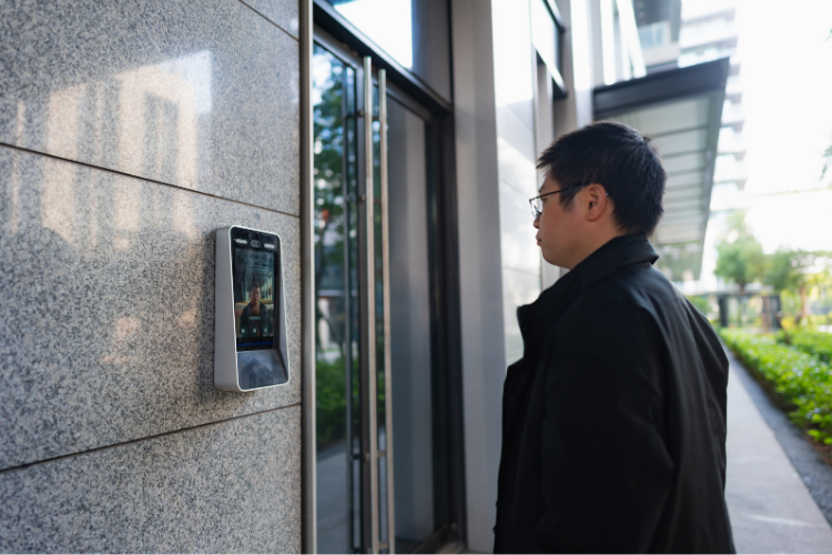 顔認証システムの導入事例